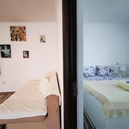 Apartment Marilyn - Mamaia Beach *